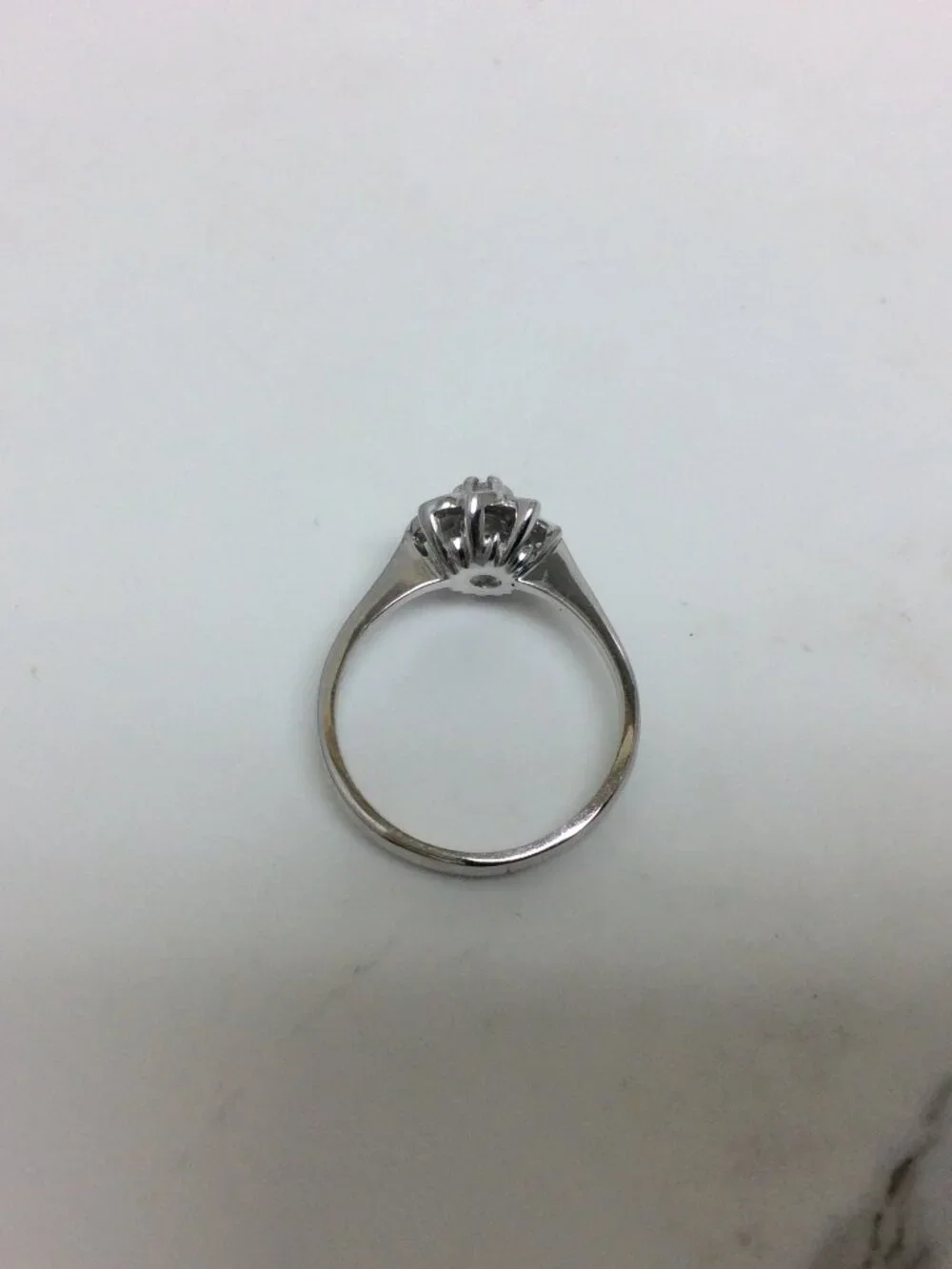 18K White Real Solid Gold Flower Diamond Lady Ring Size 7.5      3.40 gr